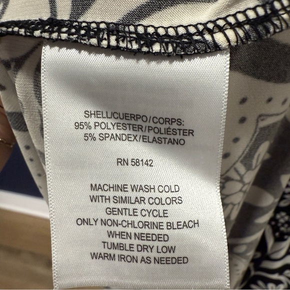 London Times Black and White Floral Sleeveless Maxi Dress Size 4 - Picture 8 of 8